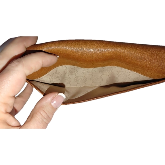 Michael Kors Hamilton Wallet - Picture 4 of 6